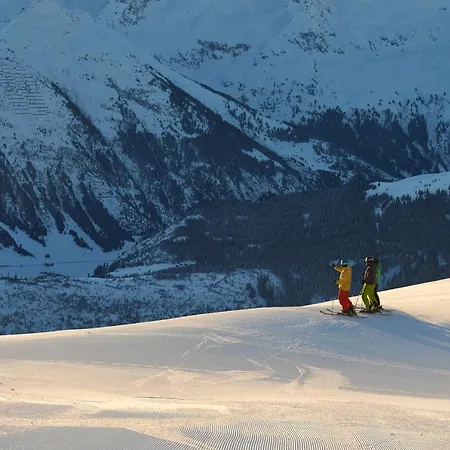 Ξενοδοχείο με διαμερίσματα Catrina 4*